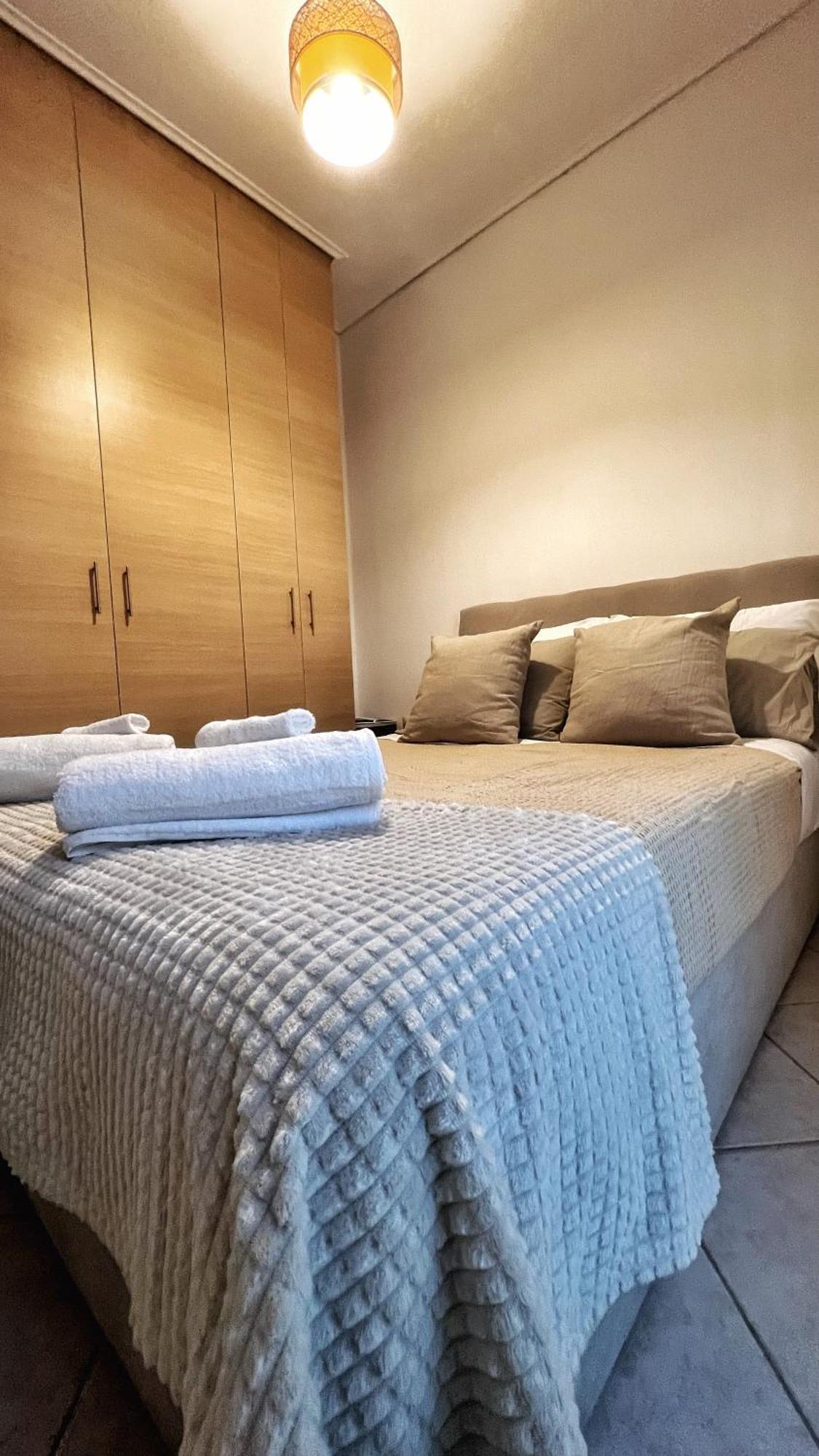 H&H Cozy Retreat Apartman Pireusz Kültér fotó